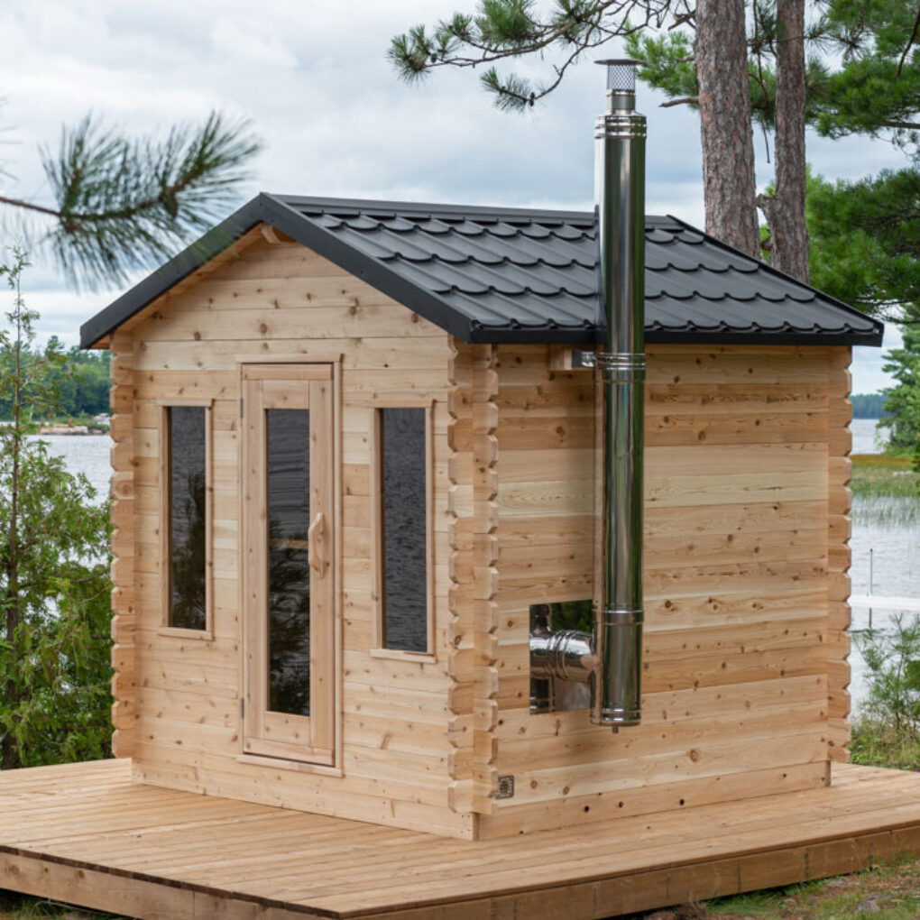 The Georgian Cabin Sauna, part of the Canadian Timber Collection, is handcrafted by Leisurecraft from Eastern White Cedar that is lighter in colour and has tight knots in the wood. 